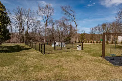 240 Pond View Lane, Smithtown, NY 11787 - Photo 27