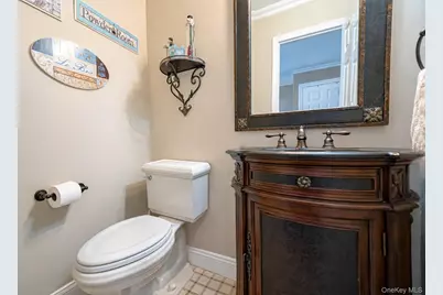 240 Pond View Lane, Smithtown, NY 11787 - Photo 15