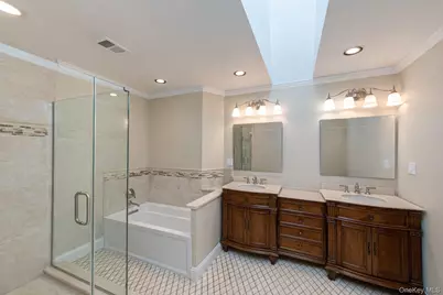 240 Pond View Lane, Smithtown, NY 11787 - Photo 19