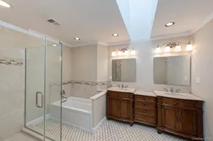 240 Pond View Ln, Smithtown, NY 11787 - Photo 19