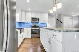 25 Young St, West Babylon, NY 11704 - Photo 5