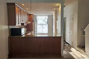 18 Village Ml, Haverstraw, NY 10927 - Photo 5