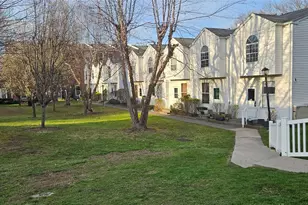 18 Village Ml, Haverstraw, NY 10927 - Photo 3