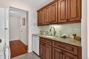 1 Toms Point Ln, Port Washington, NY 11050 - Photo 7