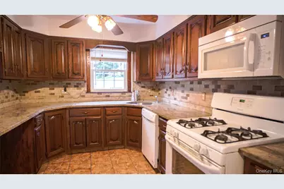 200 North Street, Newburgh, NY 12550 - Photo 7