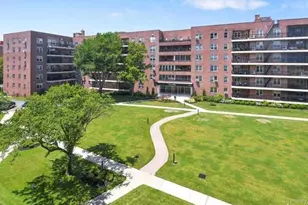 162-01 Powells Cove Blvd, Whitestone, NY 11357 - Photo 13