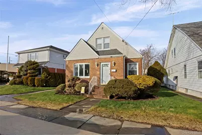 39 Stewart Street, Floral Park, NY 11001 - Photo 1