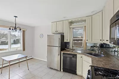 39 Stewart Street, Floral Park, NY 11001 - Photo 7