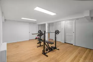 1033 Rosedale Rd, Woodmere, NY 11581 - Photo 23