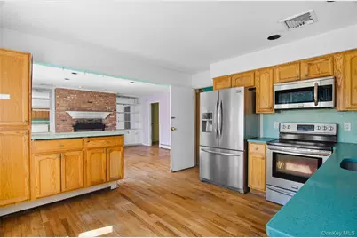 26 Lovell Road, Hampton Bays, NY 11946 - Photo 11