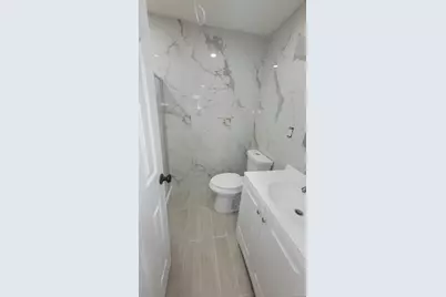 8 Dee Place, Huntington Station, NY 11746 - Photo 17