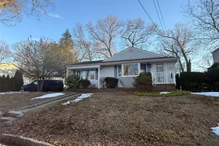 8 Dee Pl, Huntington Station, NY 11746 - Photo 39