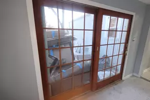 8 Dee Pl, Huntington Station, NY 11746 - Photo 3