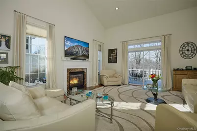 40 Evan Court, Fishkill, NY 12524 - Photo 9