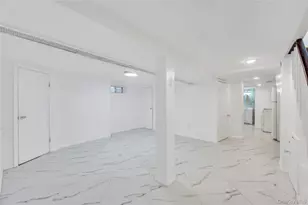 194-19 115th Rd, Saint Albans, NY 11412 - Photo 31