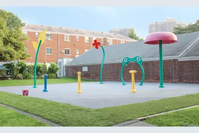 73-27 263rd Street #1st Floor, Glen Oaks, NY 11004 - Photo 7