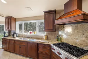 12 E Dosoris Ln, Dix Hills, NY 11746 - Photo 7