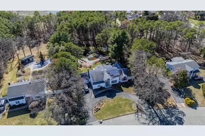 12 E Dosoris Lane, Dix Hills, NY 11746 - Photo 37