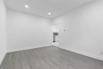 254 Charles Avenue, New York, NY 10302 - Photo 9