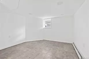 254 Charles Ave, New York, NY 10302 - Photo 17