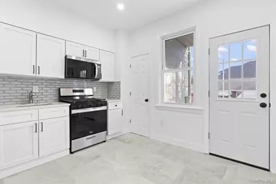 254 Charles Avenue, New York, NY 10302 - Photo 5