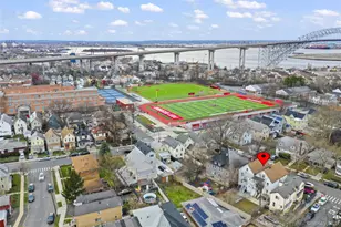 254 Charles Ave, New York, NY 10302 - Photo 21