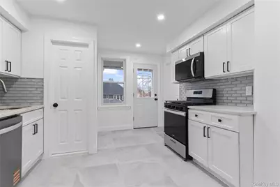 254 Charles Avenue, New York, NY 10302 - Photo 11