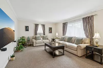 449 S 1st Street, Lindenhurst, NY 11757 - Photo 15