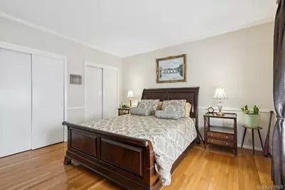 449 S 1st Street, Lindenhurst, NY 11757 - Photo 19
