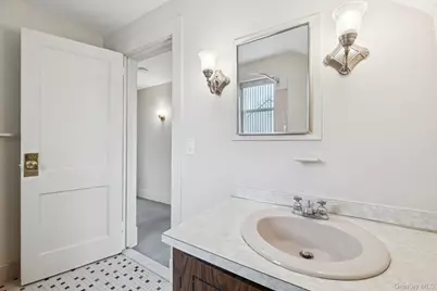 449 S 1st Street, Lindenhurst, NY 11757 - Photo 31