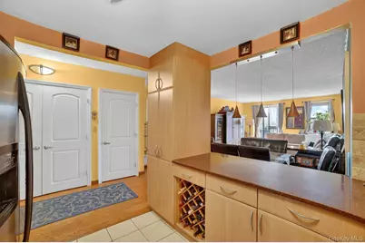 1376 Midland Ave #810, Bronxville, NY 10708 - Photo 9
