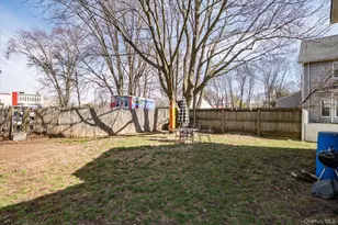 8 E 14th St, Huntington Station, NY 11746 - Photo 15