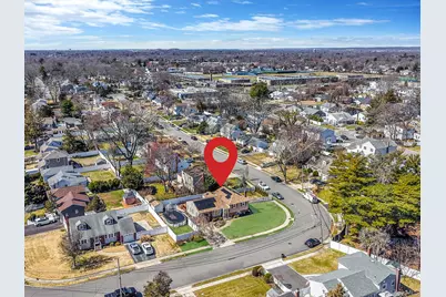 18 Wendorf Court, North Babylon, NY 11703 - Photo 3