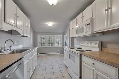 1002 Holly Stream Court #2, Brewster, NY 10509 - Photo 3