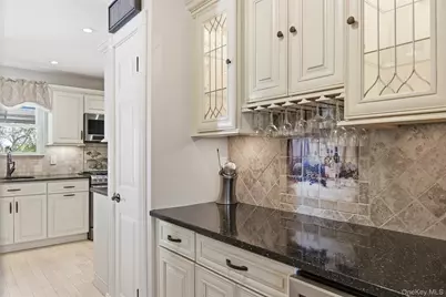 187 Natures Lane, Miller Place, NY 11764 - Photo 5