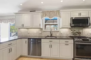 187 Natures Ln, Miller Place, NY 11764 - Photo 7