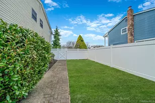 151 Wedgewood Dr, Hauppauge, NY 11788 - Photo 13