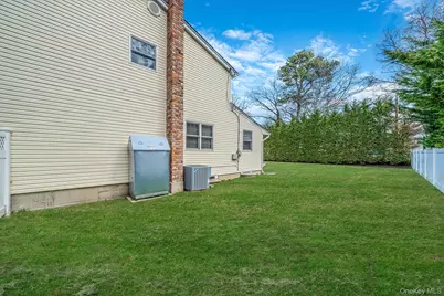 151 Wedgewood Drive, Hauppauge, NY 11788 - Photo 7
