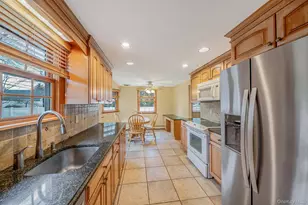 151 Wedgewood Dr, Hauppauge, NY 11788 - Photo 27