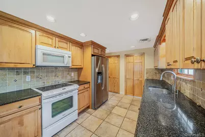 151 Wedgewood Drive, Hauppauge, NY 11788 - Photo 23