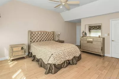 156 Southgate Circle, Massapequa Park, NY 11762 - Photo 17