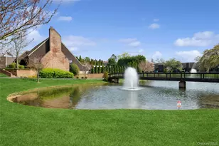 156 Southgate Cir, Massapequa Park, NY 11762 - Photo 3