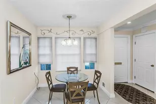 156 Southgate Cir, Massapequa Park, NY 11762 - Photo 9