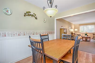 8 Town House Drive, Massapequa Park, NY 11762 - Photo 9