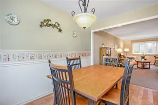 8 Town House Dr, Massapequa Park, NY 11762 - Photo 9