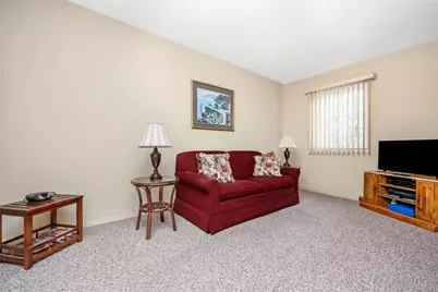 8 Town House Drive, Massapequa Park, NY 11762 - Photo 19