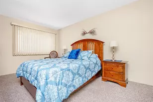 8 Town House Dr, Massapequa Park, NY 11762 - Photo 17