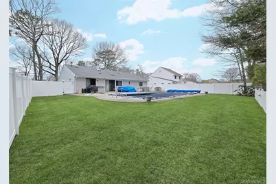 771 Waverly Avenue, Holtsville, NY 11742 - Photo 5