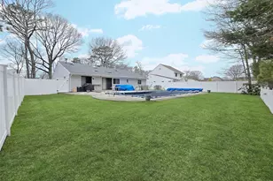 771 Waverly Ave, Holtsville, NY 11742 - Photo 5