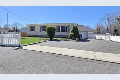 146 Webster Avenue, Ronkonkoma, NY 11779 - Photo 1